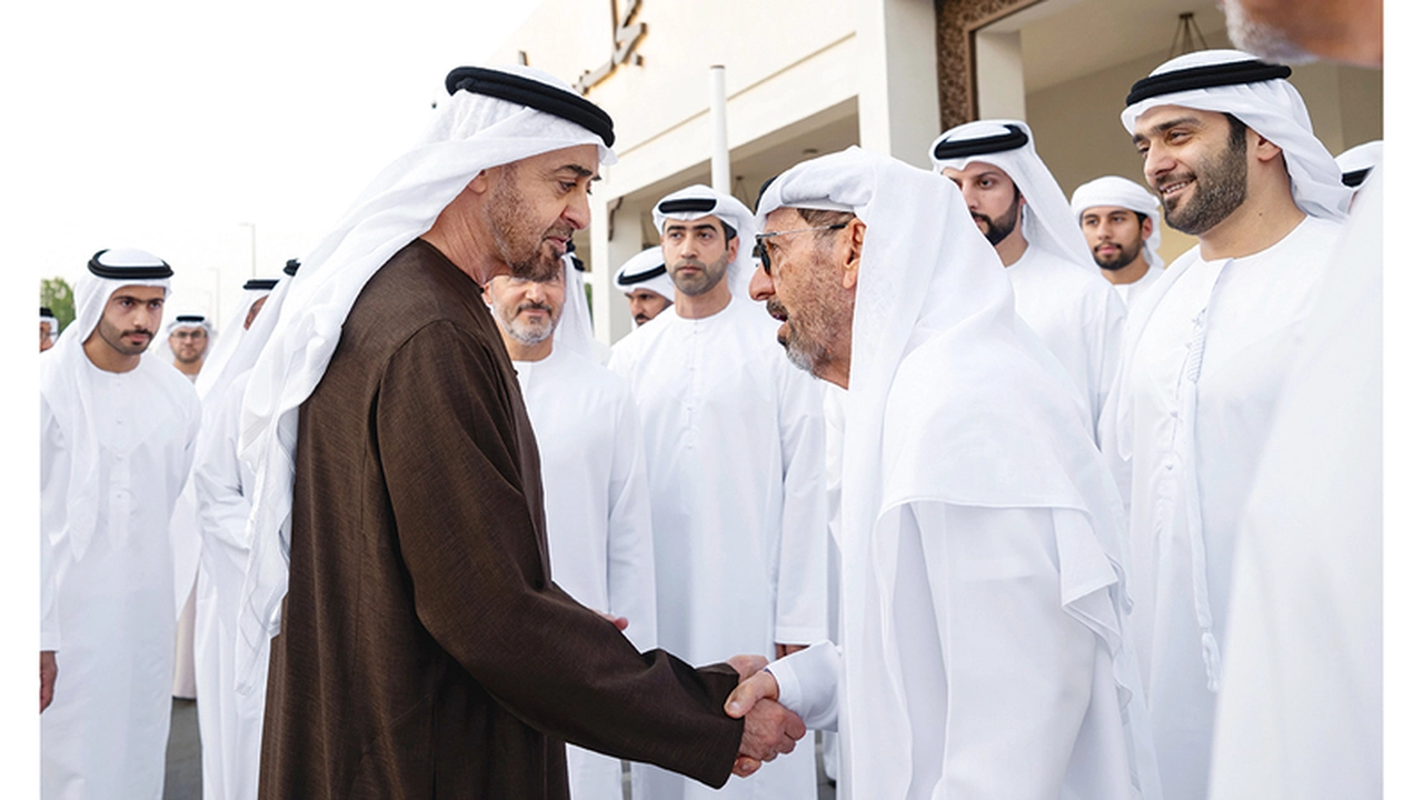 رئيس الدولة يقدم تعازيه في وفاة أحمد محمد الحمادي وفاطمة علي أحمد
